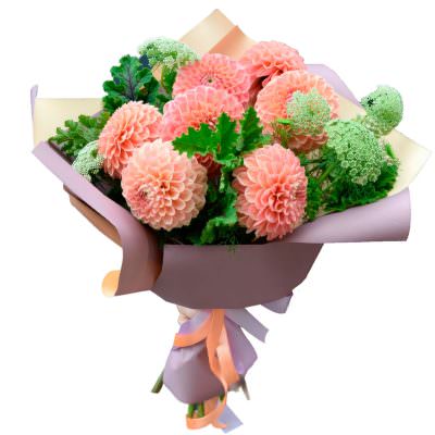 Букет с георгинами «Светлый сон»