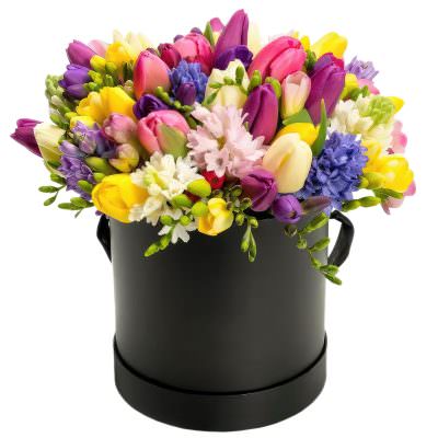 Цветы в шляпной коробке «Радужный шик»