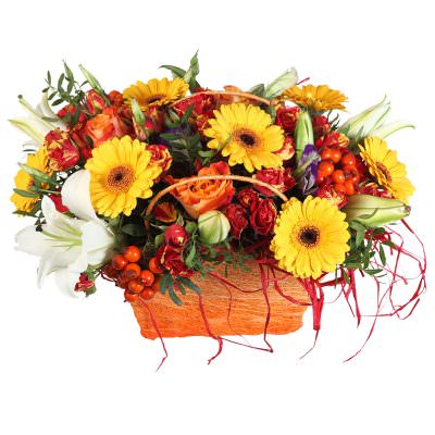 Композиция из цветов в корзине «Солнечная гармония»