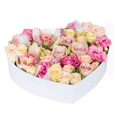 Коробка с цветами сердце «Любовное облако»